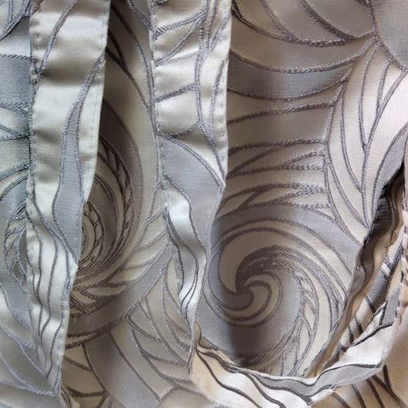 Linen silver embroidery day bag - Picture 6 of 8